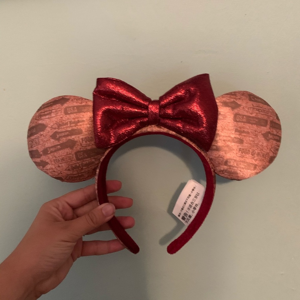 Food and wine festival Minnie ears